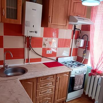 Юності просп., 40