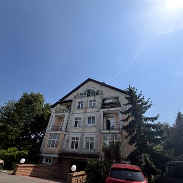 Набережна, 7