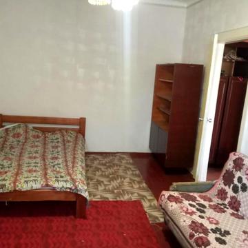 Варненська вул., 8а