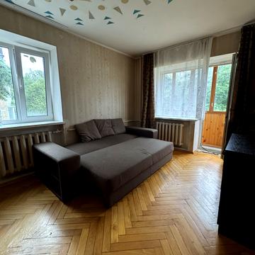 Білоруська вул., 15