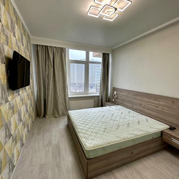 Літературна вул., 8