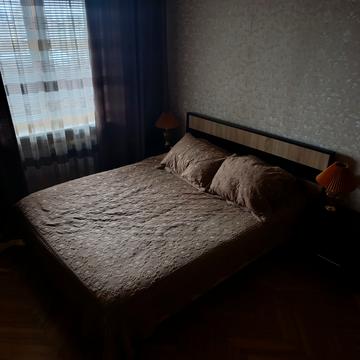 Підгірна вул., 12