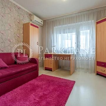 Федора Ернста вул., 8