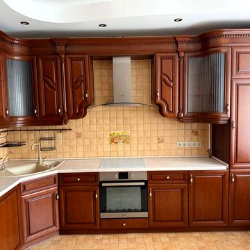 Дмитрівська вул., 76