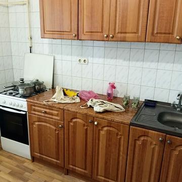 Тростянецька вул., 6