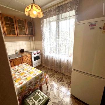 Лесі Українки бульв., 24