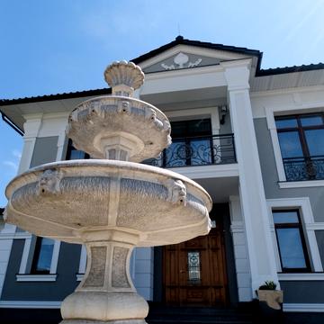 Героїв Майдану вул., 31