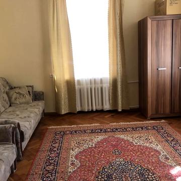 Обсерваторна вул., 23