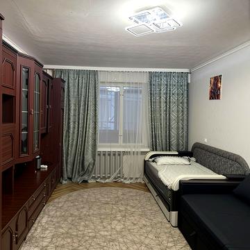 Гетьмана Івана Мазепи вул. (Топольна), 24