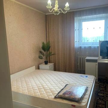 Квітки Цісик вул. (Гулі Корольової), 2