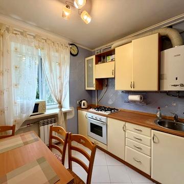 Всеволода Петріва вул. (Кирпоноса), 13