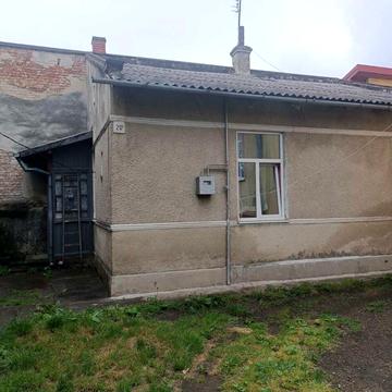 вул. Добрівлянська, 20