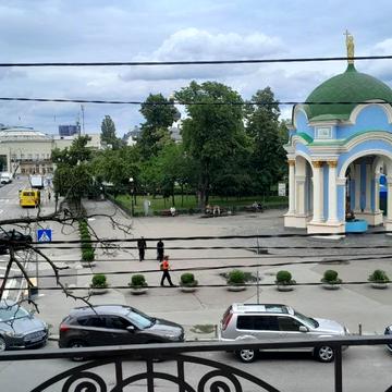 Костянтинівська вул., 1