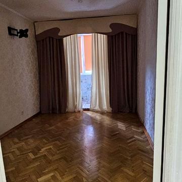 Путивльська вул., 42