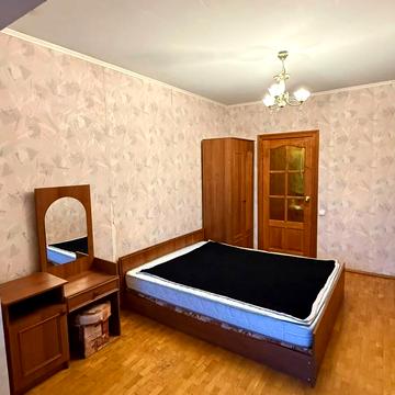 Велика Китаївська вул., 10