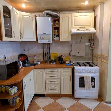Староостровецька вул., 6