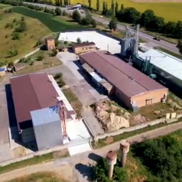 Миру, 40
