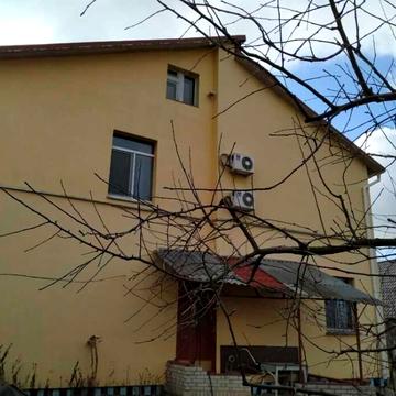 Новаторська вул., 1