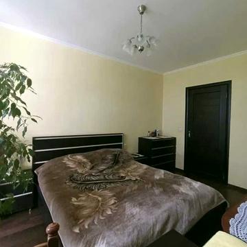 Пасічна вул., 14