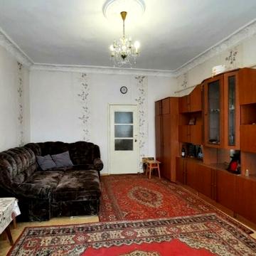 Матроський узвіз, 12