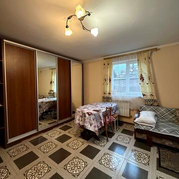 Кавказька вул., 25