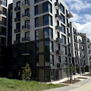 Богдана Хмельницького просп. (Героїв Сталінграда), (Будинок 1)