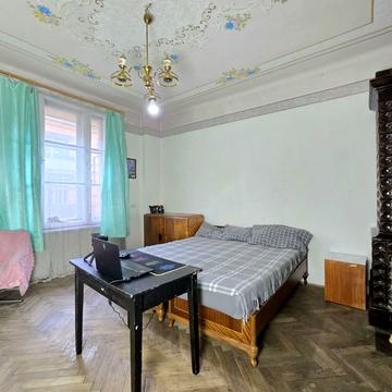 Івана Франка вул., 23а