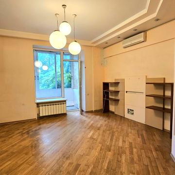 Незалежності просп. (Правди), 7 (п24-п26)