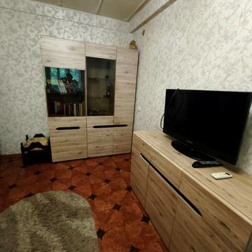Каштанів вул., 6
