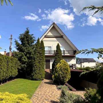 Заплавна вул., 18