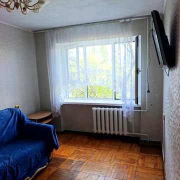Князя Володимира Великого просп., 81