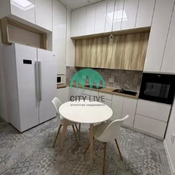 Марійки Підгірянки вул., 25