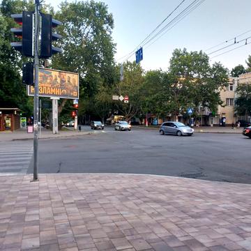 Академіка Філатова вул., 58