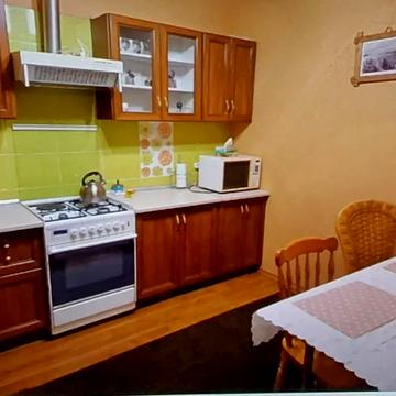 Троїцька вул., 2