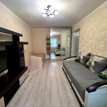 Академіка Філатова вул., 26