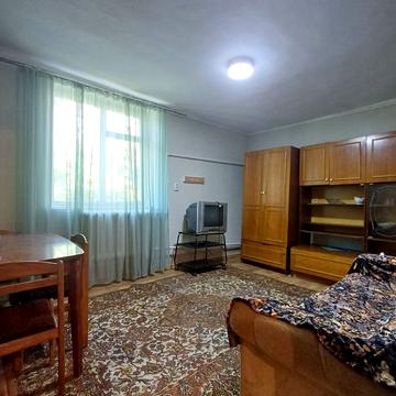 Лабораторна вул., 44