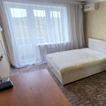 Новопирогівська вул., 33