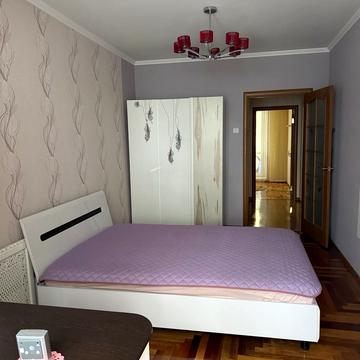 Будівельників бульв., 8