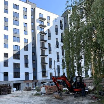 Дмитра Коцюбайла вул., (Будинок 1)