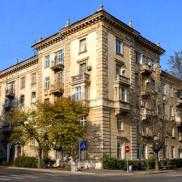 Лесі Українки просп. (Гагаріна), 16/4