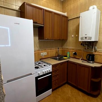 Максима Кривоноса вул., 16а