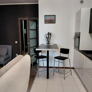 Сімї Кульженків вул. (Петра Дегтяренка), 37