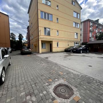 Рильського вул., 3