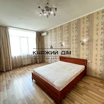 Гната Хоткевича вул. (Червоногвардійська), 12