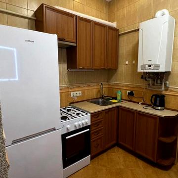 Максима Кривоноса вул., 12