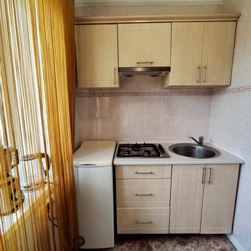 Йорданська вул. (Лайоша Гавро), 4