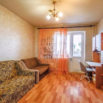 Юності вул., 1