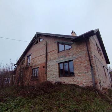 Івана Сірка вул., 32