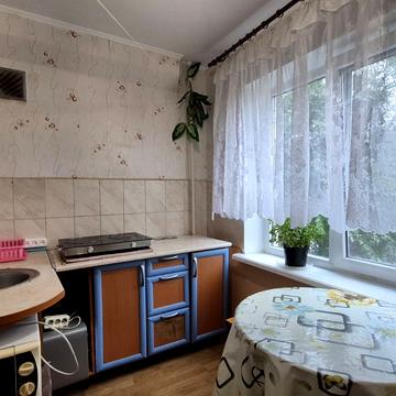 Героїв Крут вул. (12 Квітня), 2-В