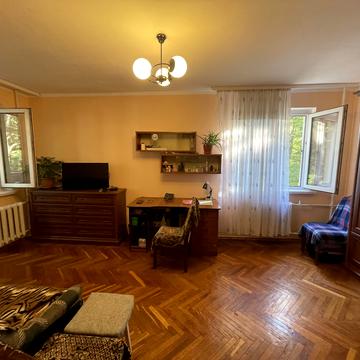 Героїв Крут вул. (Валентини Терешкової), 10а